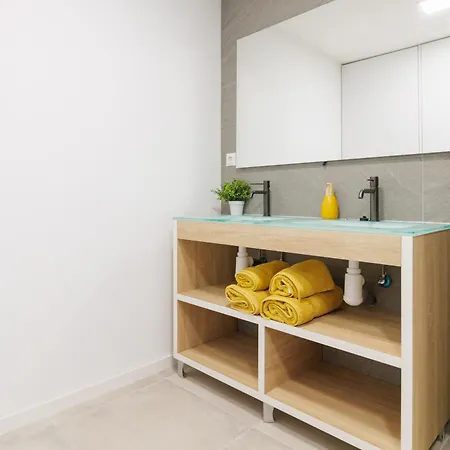 Urban Bajo 6 - Housevanlive דירה *